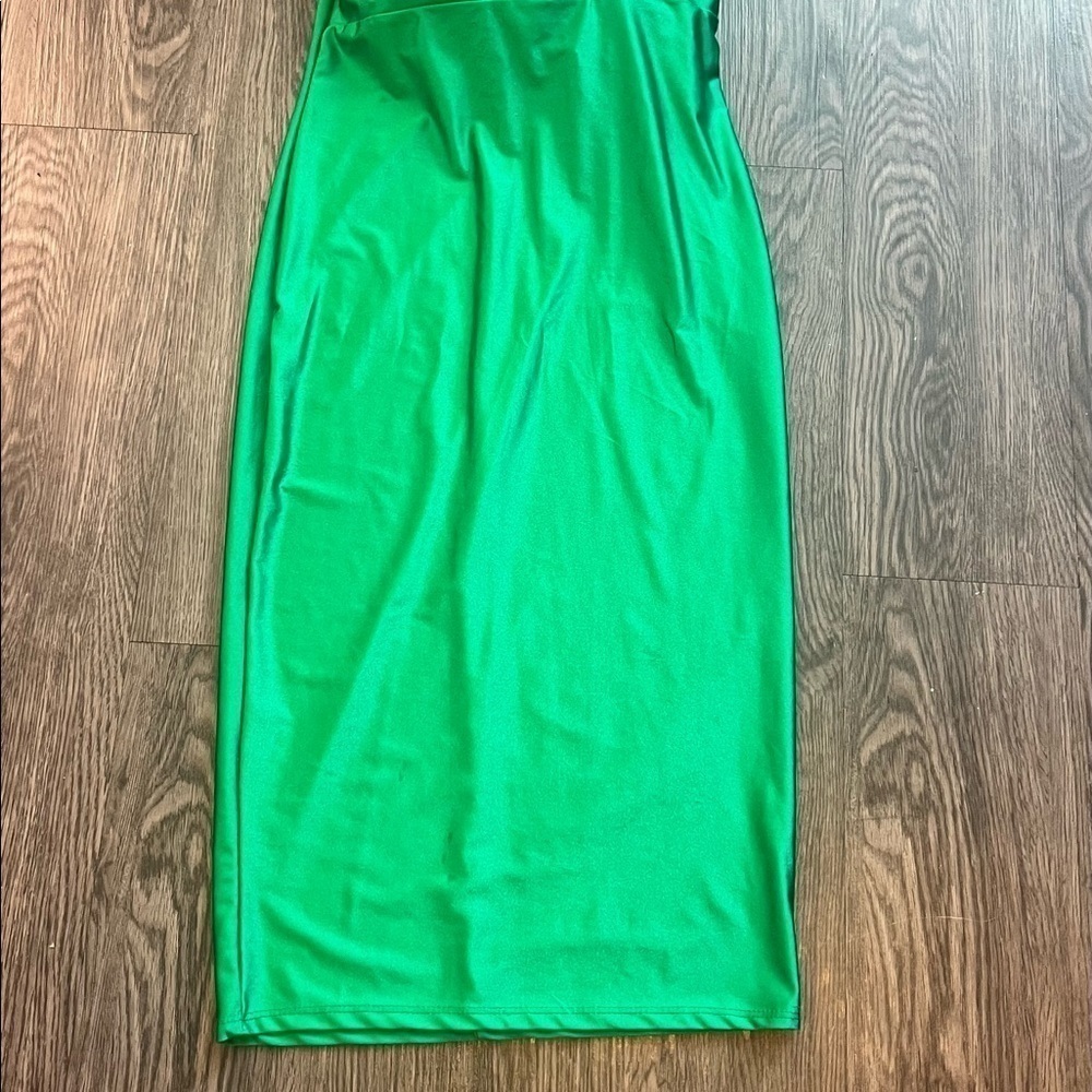 Kelly Green Misty Rose strapless midi dress​​​​​​​ - Picture 2 of 4